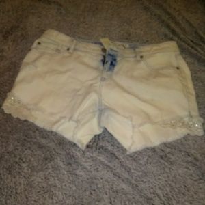 Torrid acid was shorts with lace nwt 18